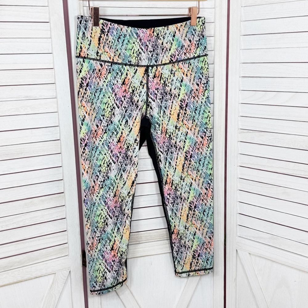 Victorias Secret Sport Catscratch Neon Multicolor Black Capri Leggings Medium